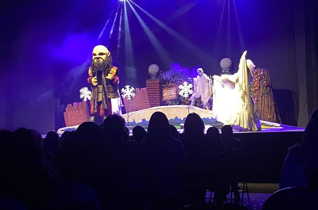 Aprendemos disfrutando del teatro: estudiantes de los niveles primero y tercero básico, asisten a disfrutar de la Obra El Gigante Egoísta