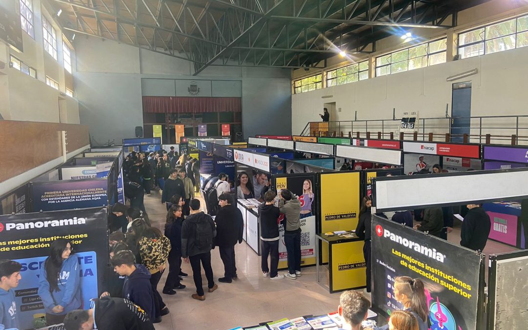 ¡Planea tu futuro en la Feria Universitaria!