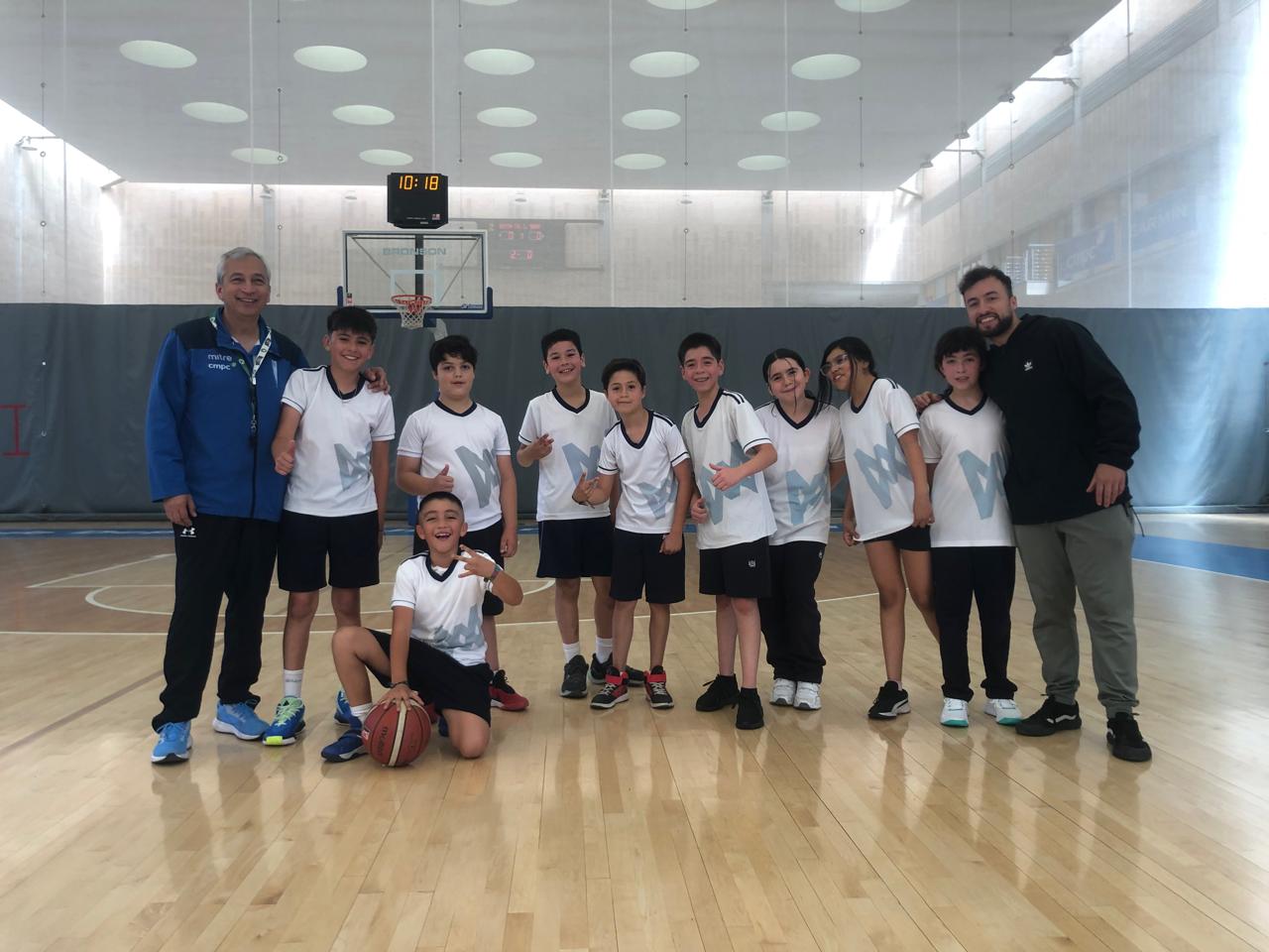 Emocionante Partido Amistoso de Básquetbol