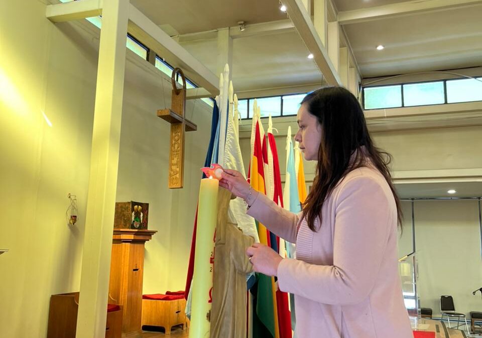 “No dejar apagar la llama”: liturgia con 5° a 7° básico