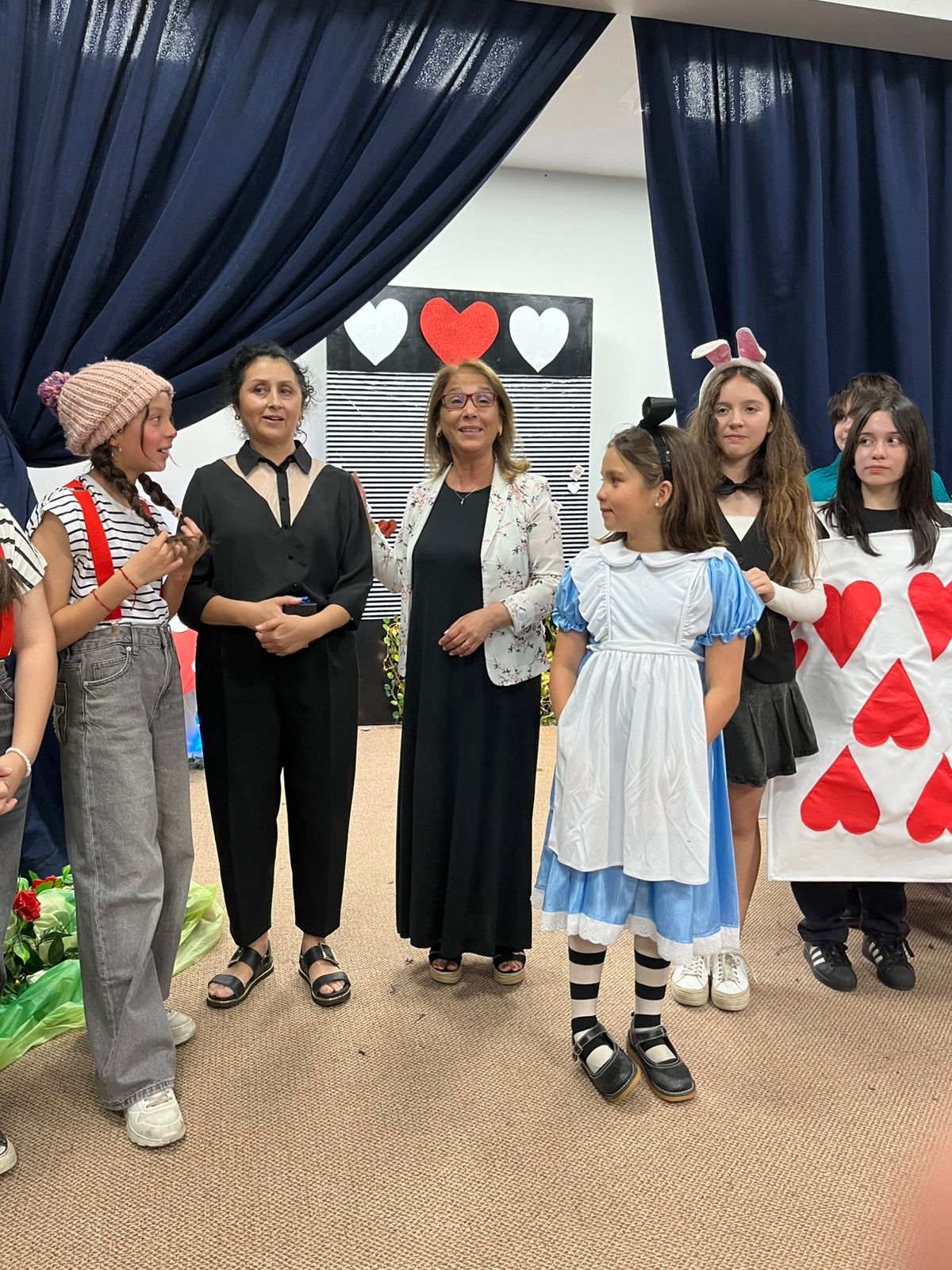 Taller de Teatro Presentó “Alicia en el País de las Maravillas”