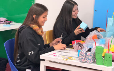 Nuestros estudiantes fusionan la ciencia y el arte en una tabla periódica tridimensional