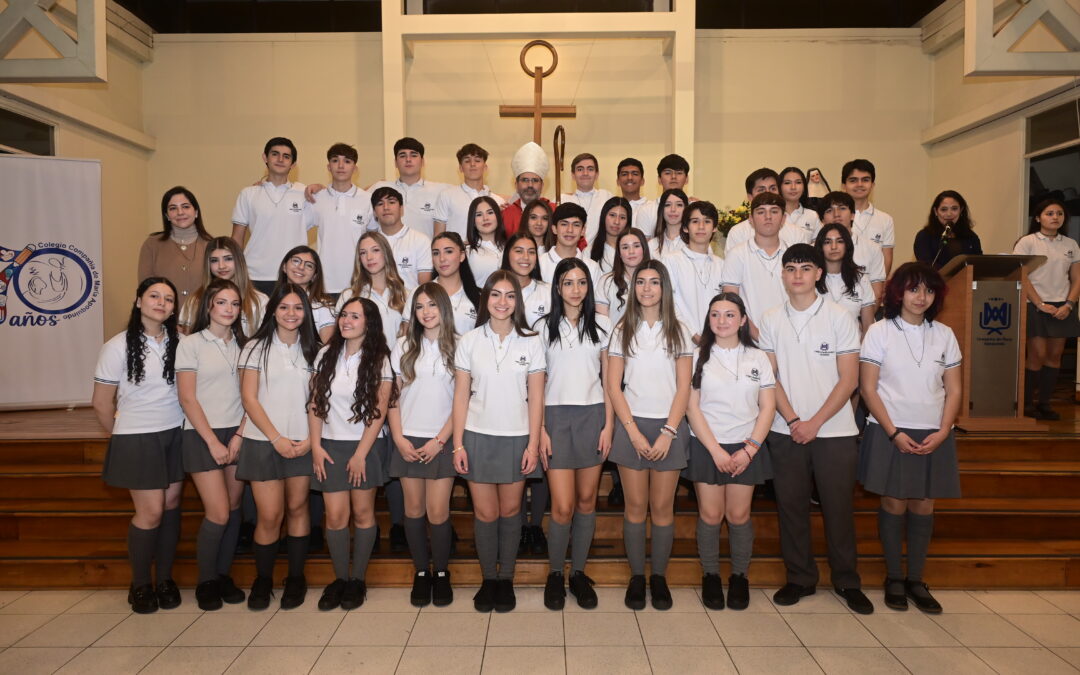 Compromiso con la fe: Estudiantes y exalumna de nuestro Colegio recibieron el Sacramento de la Confirmación