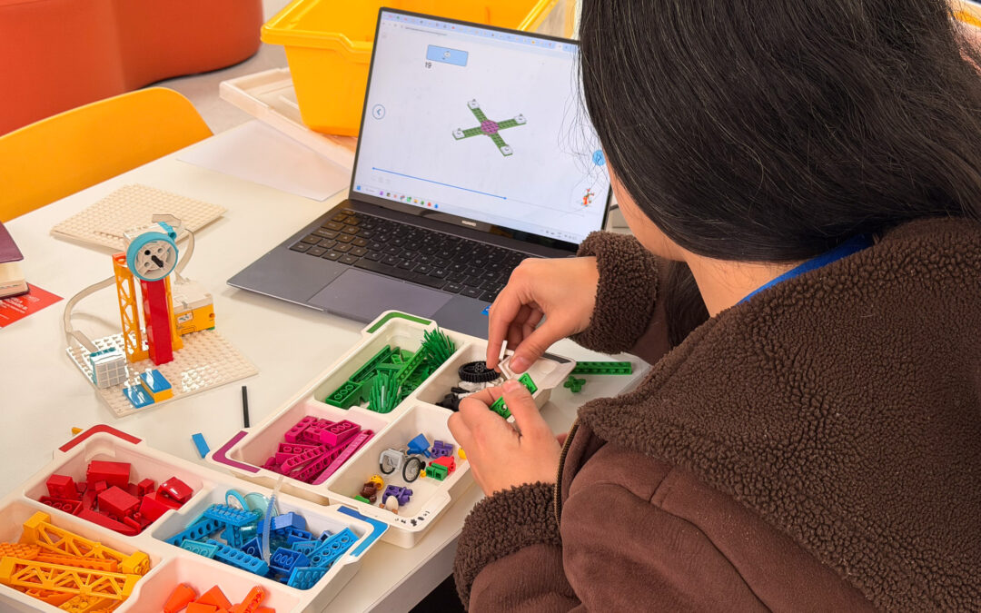 Docentes se capacitan en LEGO Spike para transformar el aprendizaje de la programación
