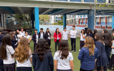 Bloque a bloque: Estudiantes reflexionan sobre empatía y respeto en la Jenga de la Convivencia